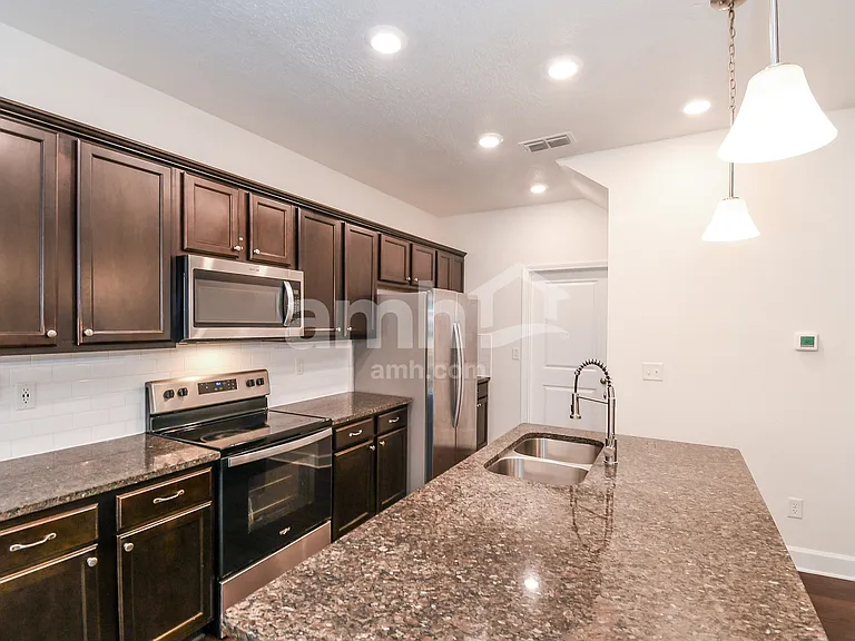 8559 Highfield Ave — Photo 4