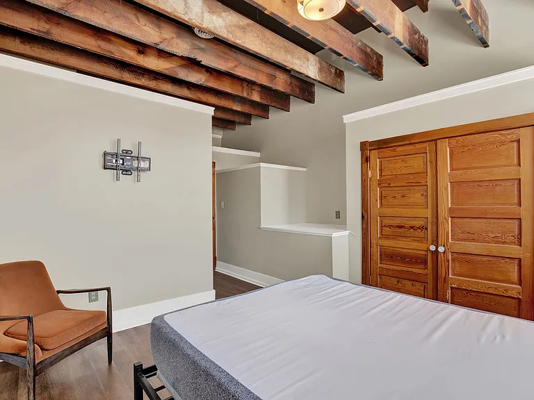 226 W Broughton St #2B — Photo 2