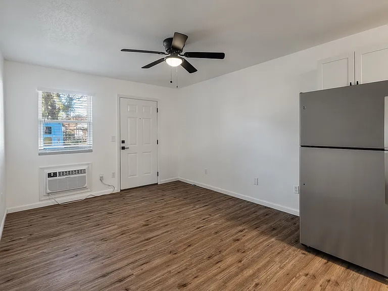 1925 Grayson St #4 — Photo 4