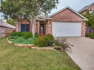 5033 Bedfordshire Dr, Fort Worth, TX 76135