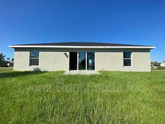 2nd image of 3777 NE 16th Pl