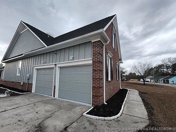 3rd image of 6209 Hedingham Dr