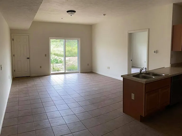215 Kenlee Dr — Photo 17
