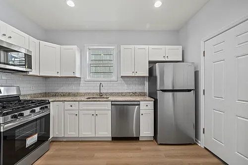 18 Charles St #1 Photo 1