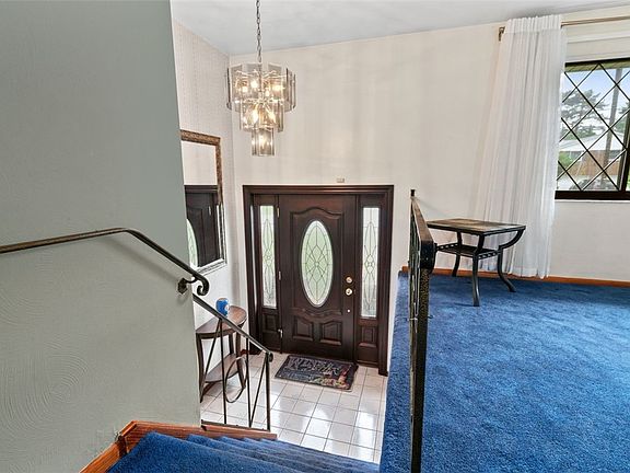 3rd image of 214 Maurice Ct