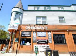 2000 W Roscoe St #2R, Chicago, IL 60618