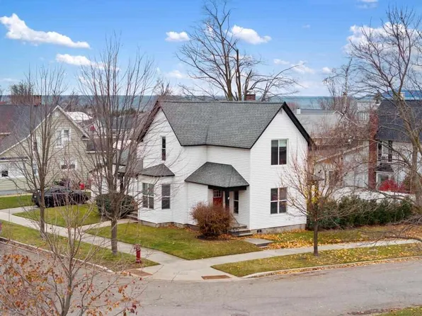420 Wachtel Ave, Petoskey, MI 49770
