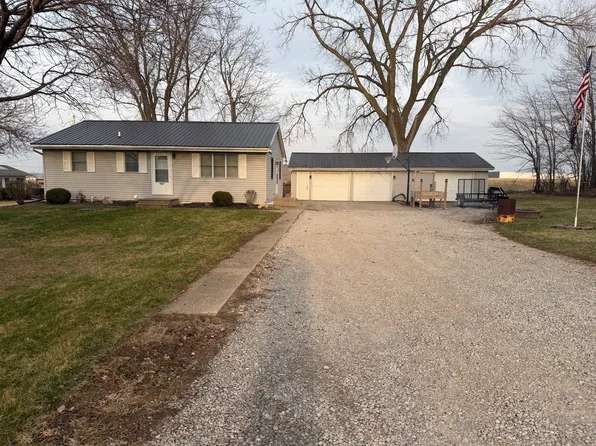 9217 Lawrence Dr E, Cedar Rapids, IA 52404