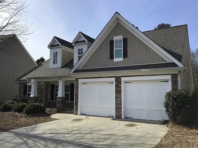 2512 Walnut Tree Ln
