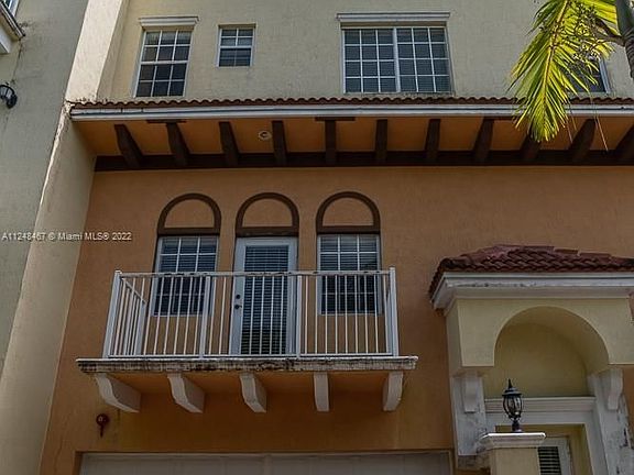 2nd image of 2710 NE 8th Ave #2710