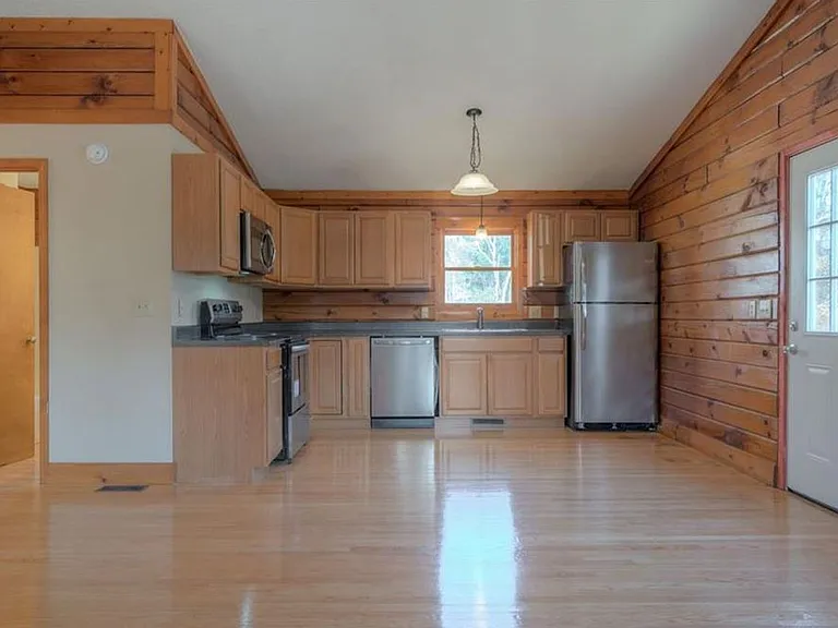 550 Colhoun St NE — Photo 4
