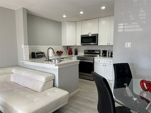 4th image of 6108 Abrams Rd APT 414