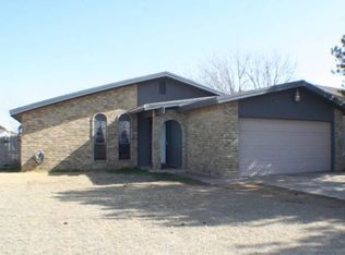 2916 Mesa Dr, Plainview, TX 79072