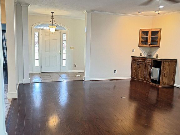 3rd image of 1605 Julie St