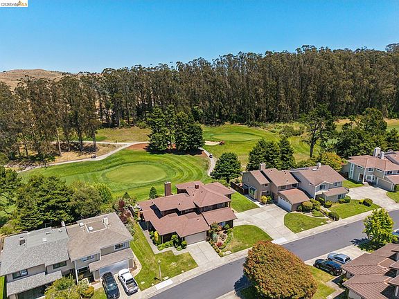3rd image of 2206 Pinehurst Ct