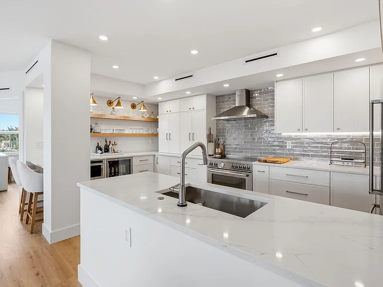 1000 Lowry St #4F — Photo 15