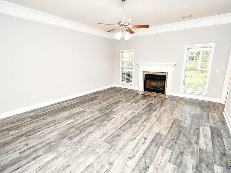 304 Newport Ave — Photo 5