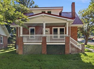 221 S Washington Ave, Pulaski, VA 24301