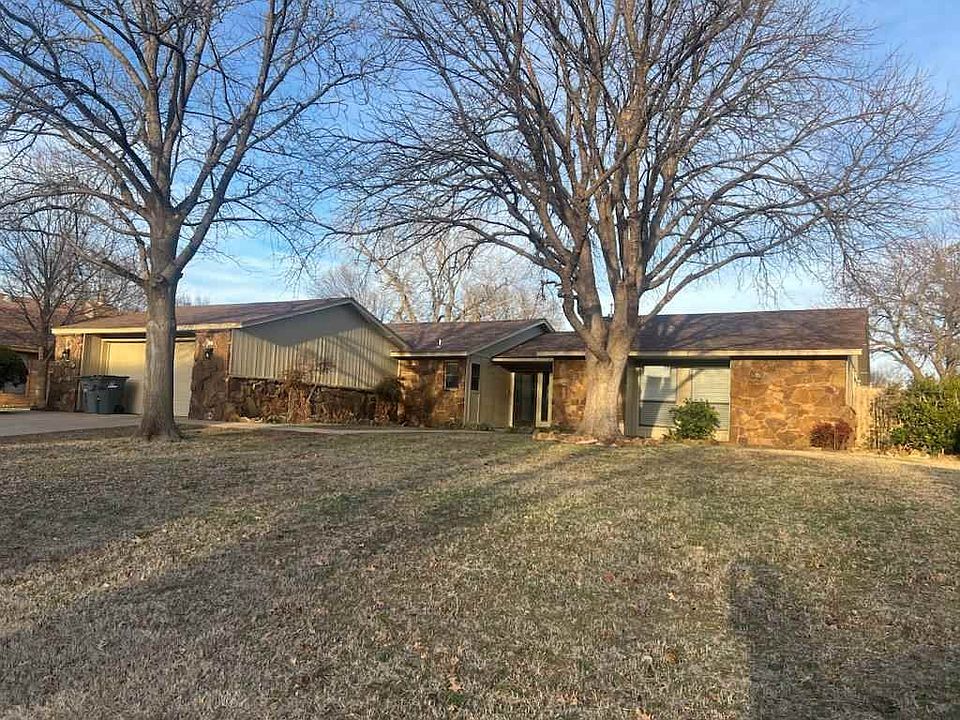 1st image of 2805 NE Shelter Creek Dr