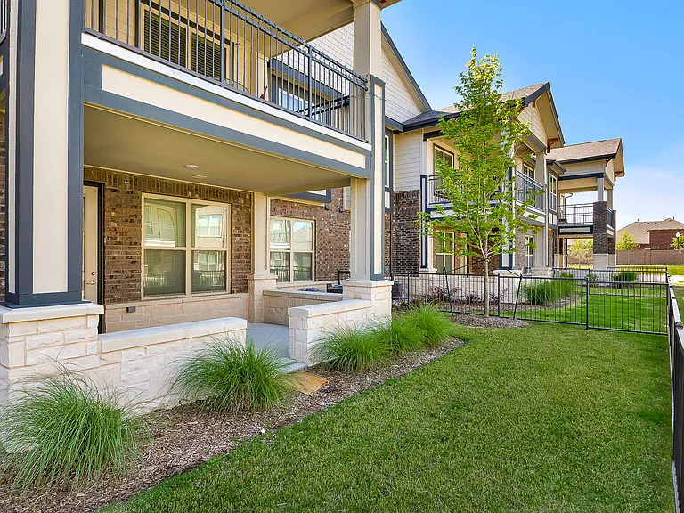 Fenced-in Yards Available!