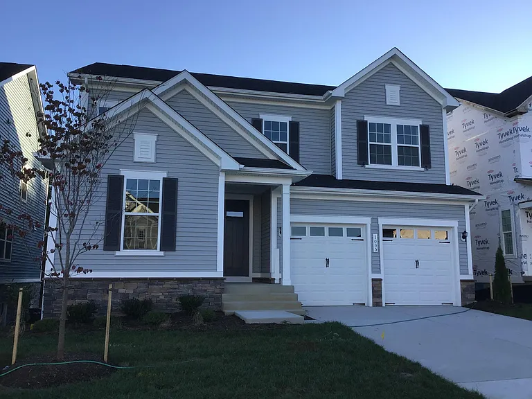 1035 Aspen Rd — Photo 1