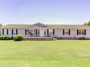 304 Grey Creek Dr, Vicksburg, MS 39183