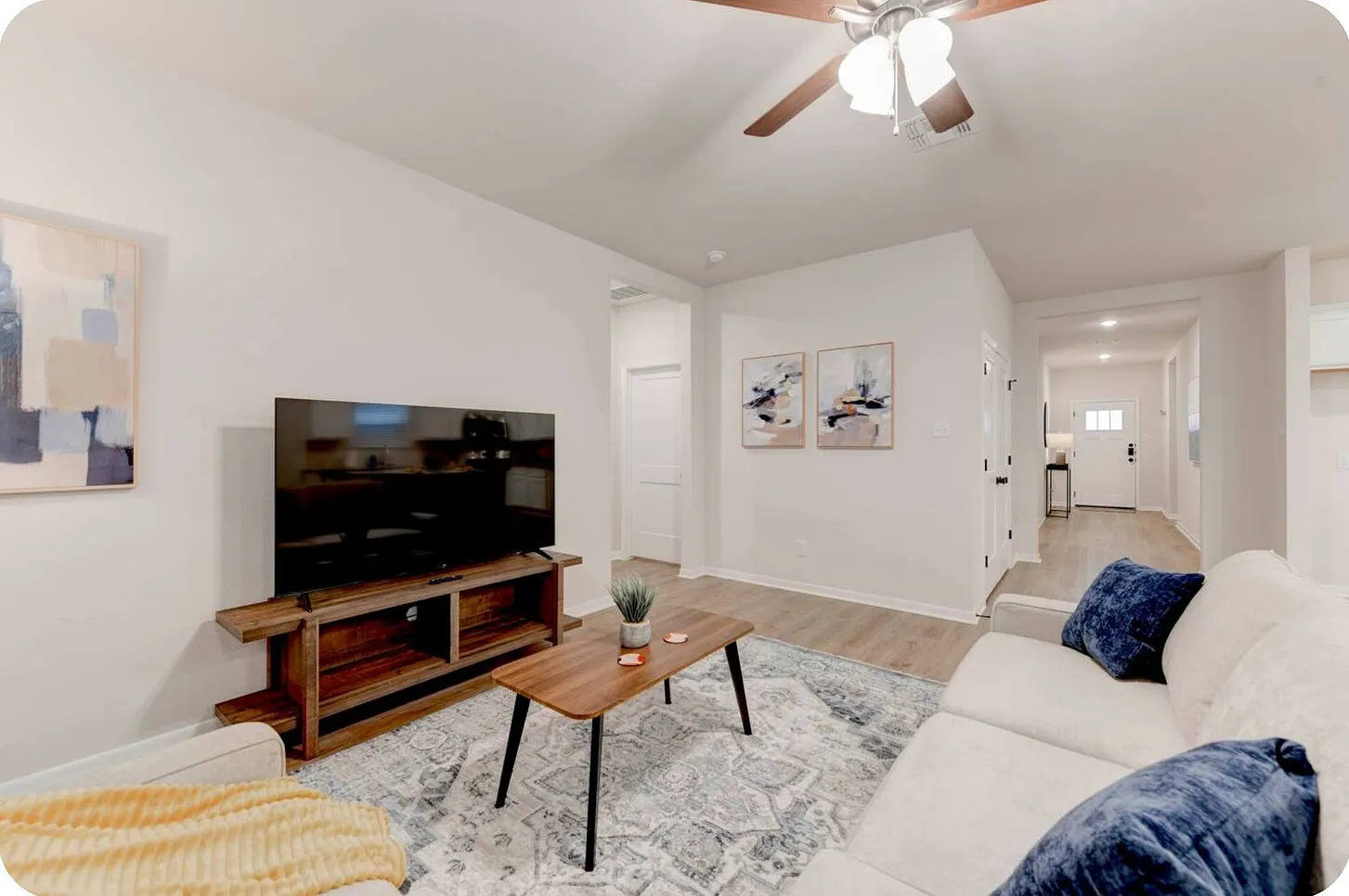 4 bed, 1789 sqft, $4,200 — Photo 2