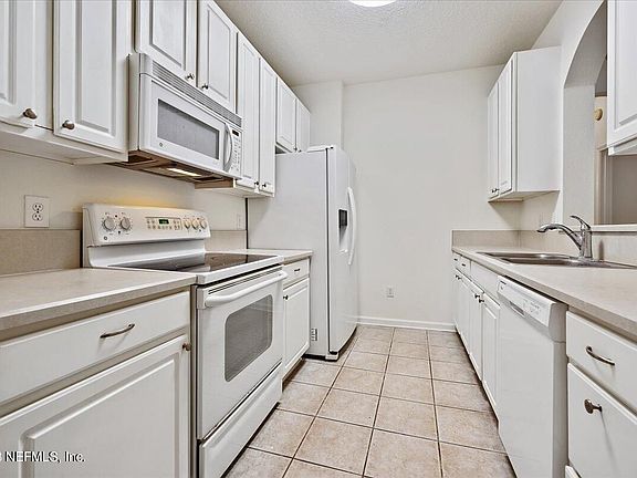 4th image of 7801 Point Meadows Dr Unit 2105
