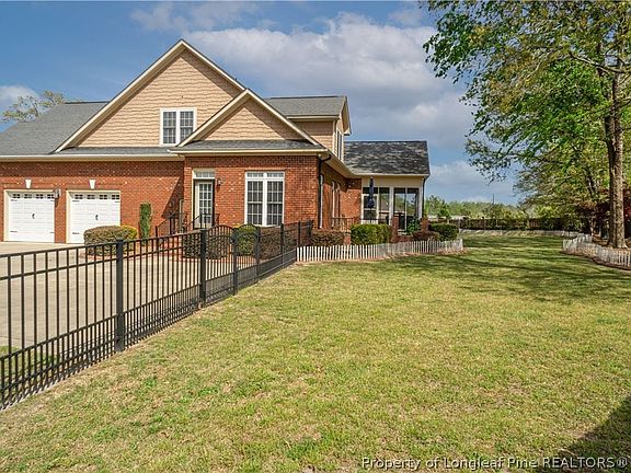4th image of 2800 Sand Trap Ln
