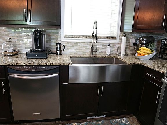 3rd image of 8547 S Kings Hill Dr