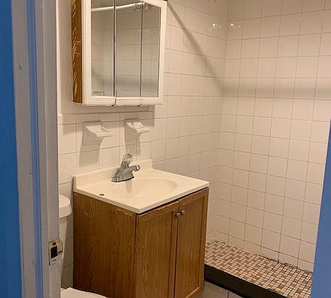 5th image of 1125 Croes Ave #2R