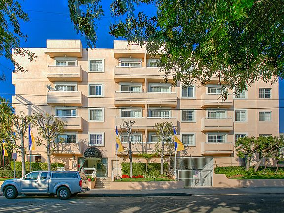 3rd image of 7125 De Longpre Ave APT 206