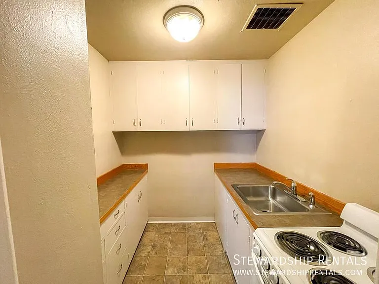 942 E 18th Ave #7 — Photo 7