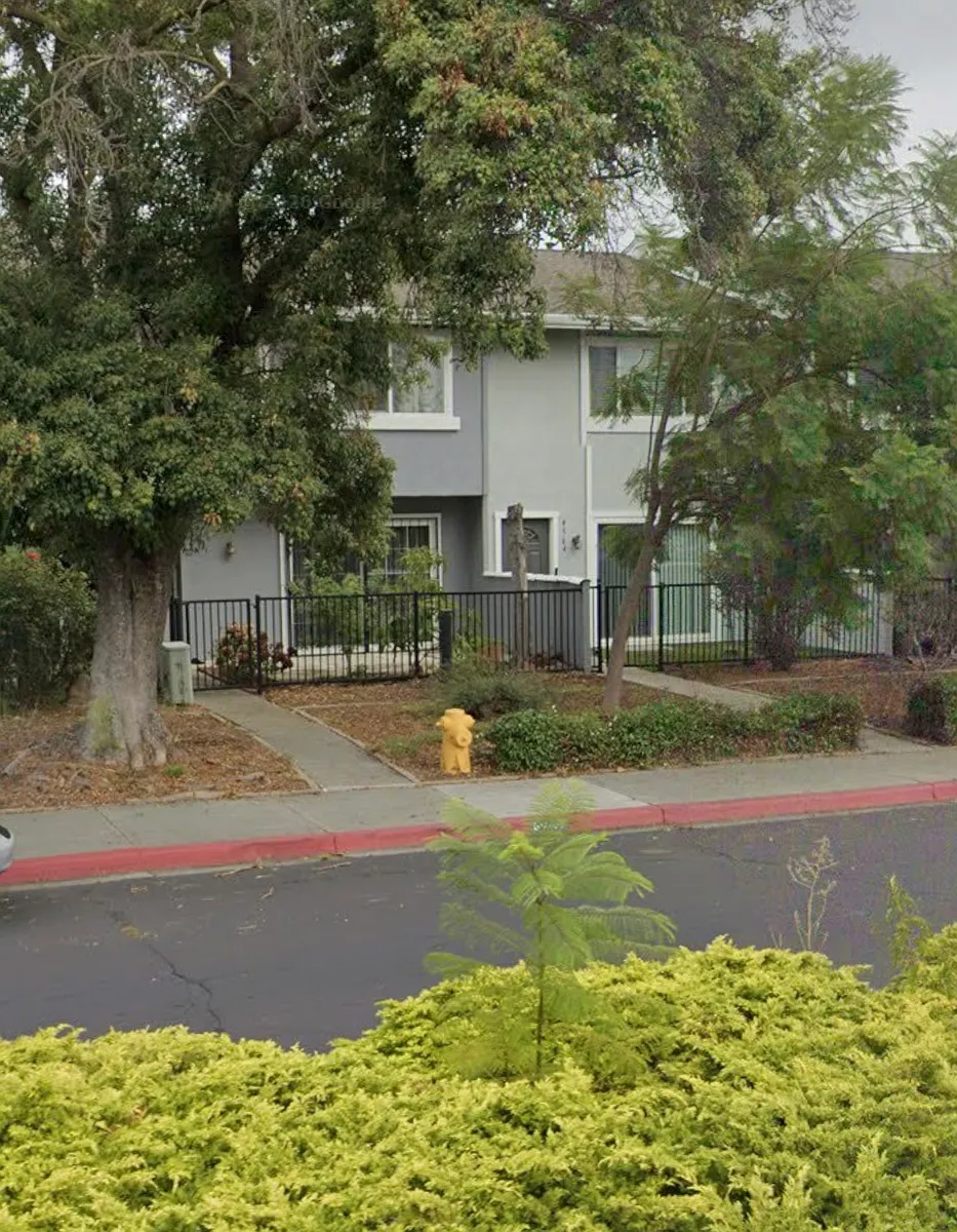Building Photo - 4562 Reyes Dr