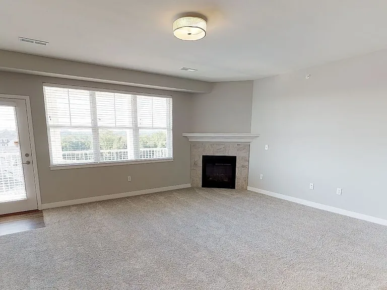 1577 McCleary Ln — Photo 3