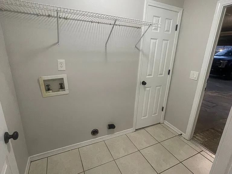 402 Peregrine Ct — Photo 5