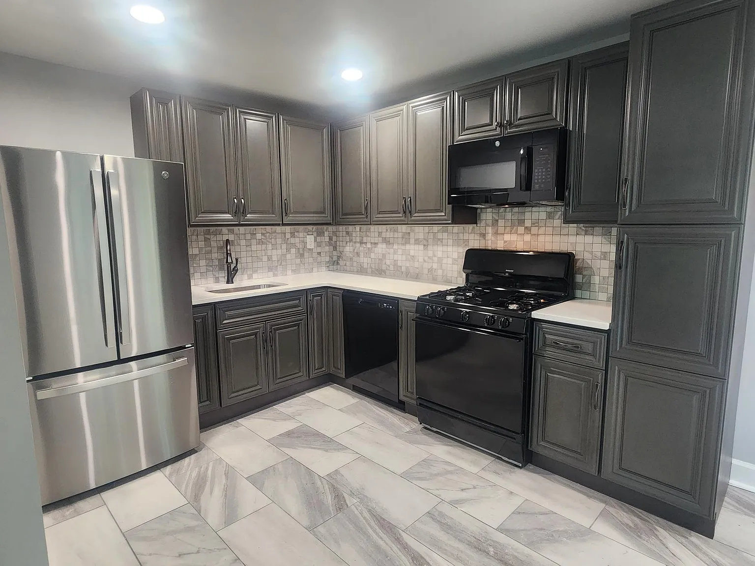 1172 Pauline Ave — Photo 3