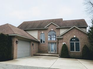 7943 Vernier Ln, Fair Haven, MI