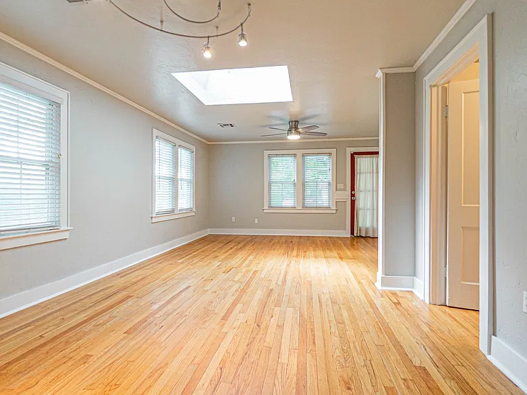 628 W Comanche St — Photo 9