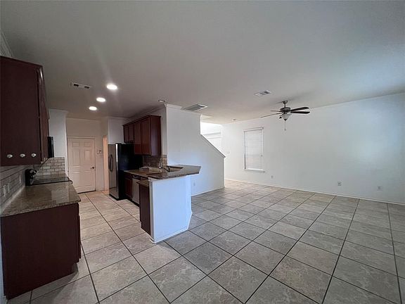 4th image of 6435 Calgary Woods Ln