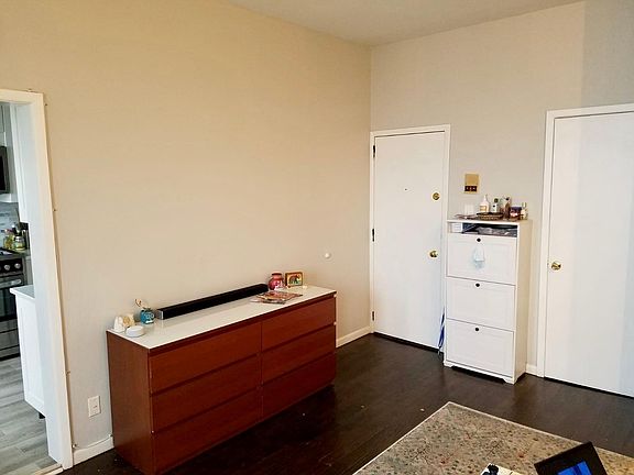 5th image of 1029 Boulevard E