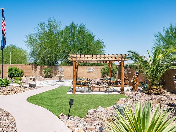 3rd image of 3643 N BALBOA Drive