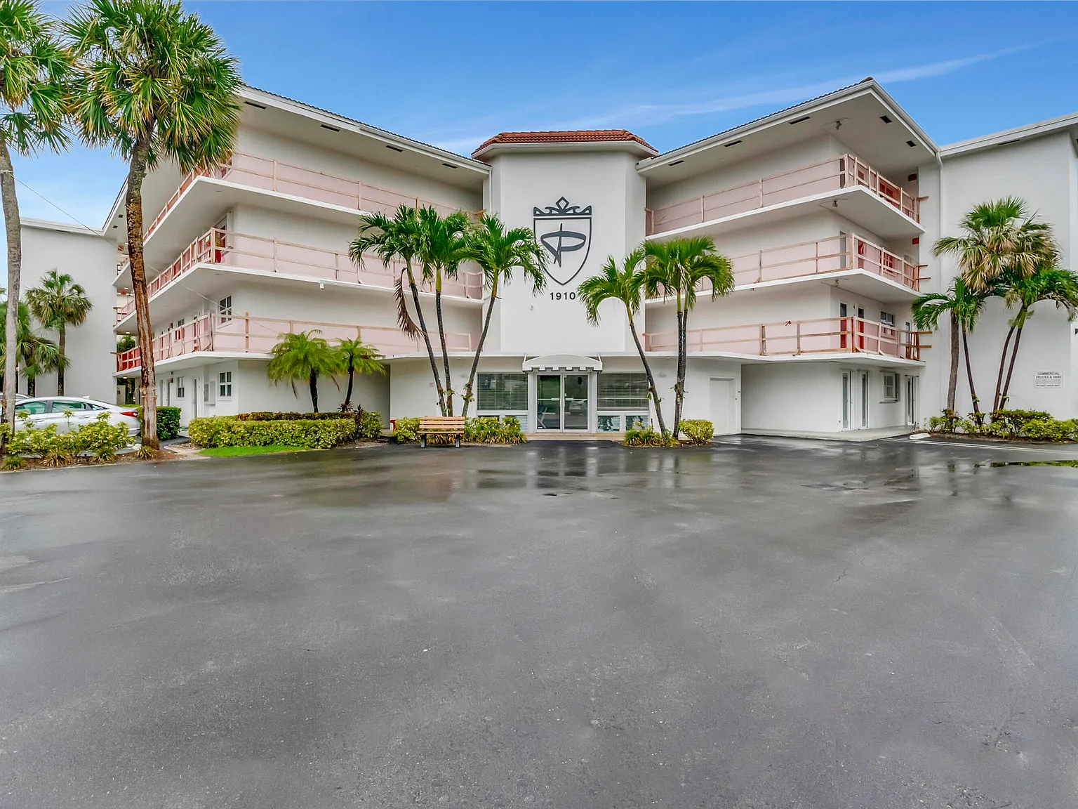 2 bed, 2.0 bath, 1000 sqft, $6,000 — Photo 1