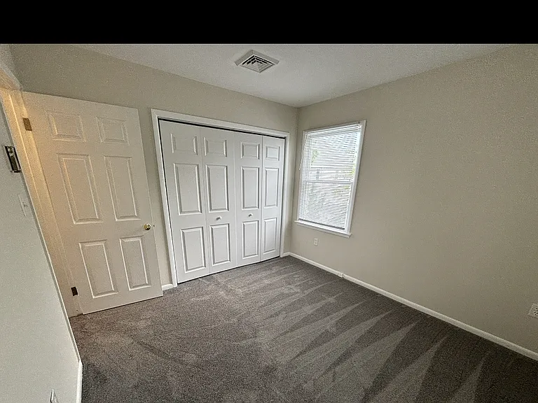 33 Lighthouse Dr #B — Photo 1