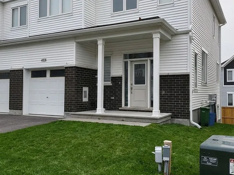 4108 Obsidian St W — Photo 2
