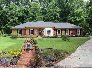 5945 Hammersmith Rd, Stone Mountain, GA 30087