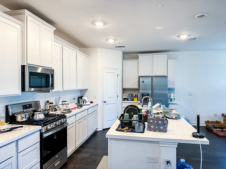 2904 Bronx Dr — Photo 8