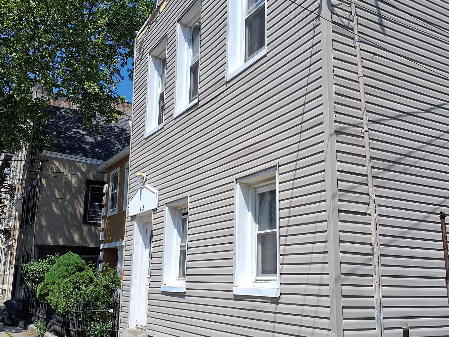 1 bed, 800 sqft, $1,950 — Photo 2