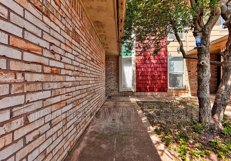7301 Edenborough Dr — Photo 5