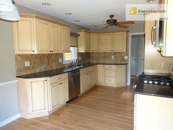 GORGEOUS KITCHEN!